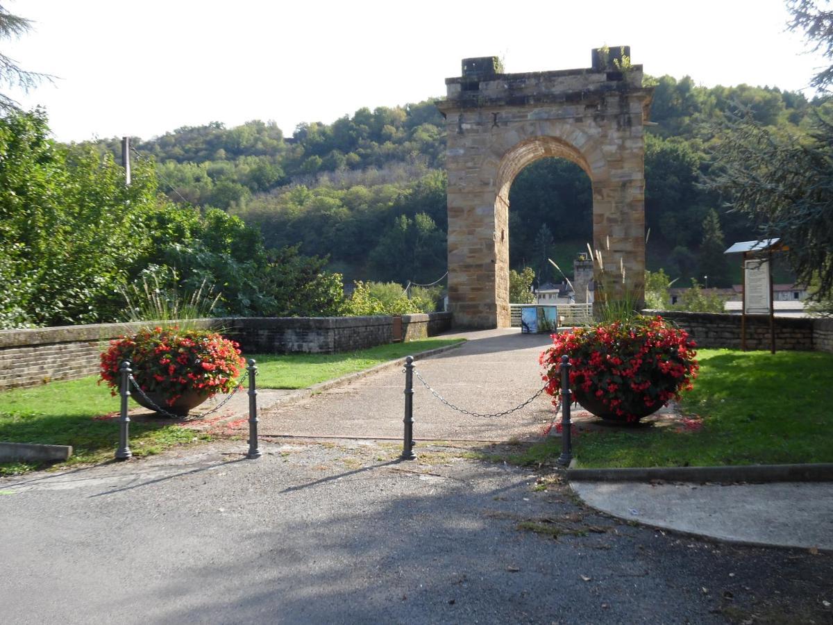 Hotel Le Pont De Livinhac Decazeville Exteriér fotografie